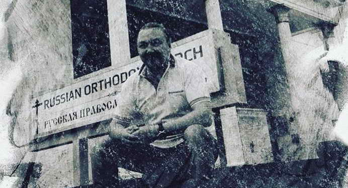 Игорь Николаев на фоне Русской Православной Церкови Игорь Николаев в Miami