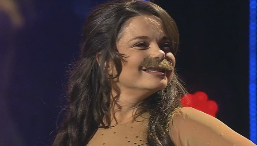 Наташа Королева примерила усы Игоря Николаева Наташа Королева Точь-в-точь